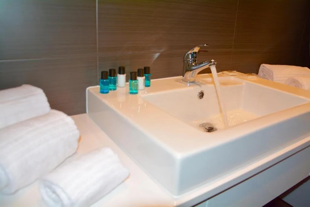 E7 Lisbon Deluxe Apartments 0*,  Португалия