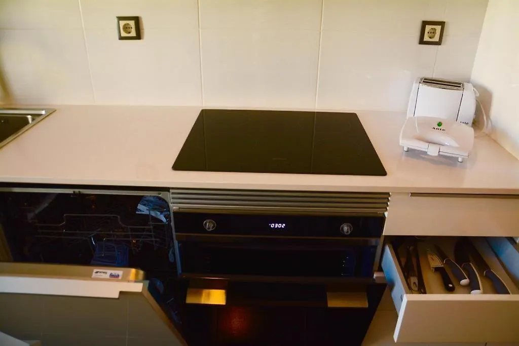 E7 Lisbon Deluxe Apartments 0*,  Португалия